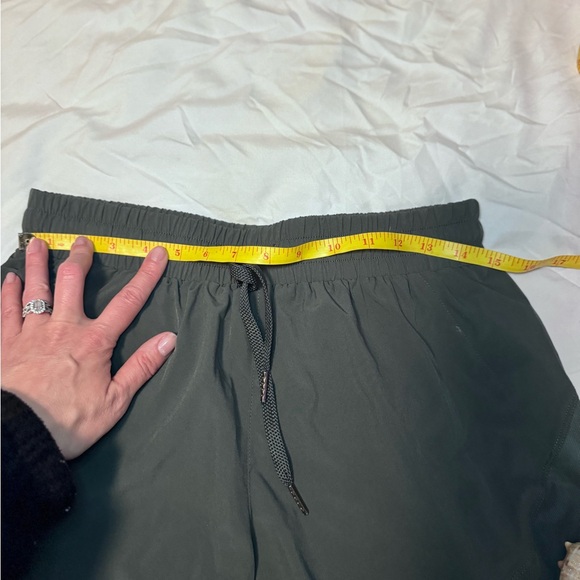 Halara crossover mesh shorts - Picture 4 of 4